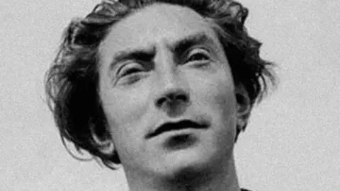 Fondane, Táboa Redonda