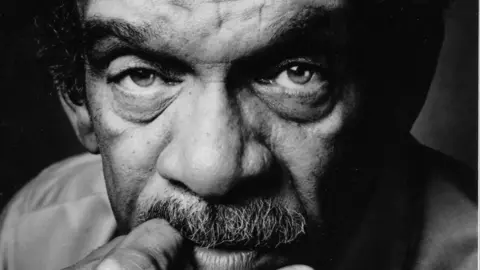 Derek Walcott. EP