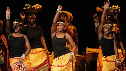 Actuaci&oacute;n del coro Natumayini de Uganda en Lugo. EP