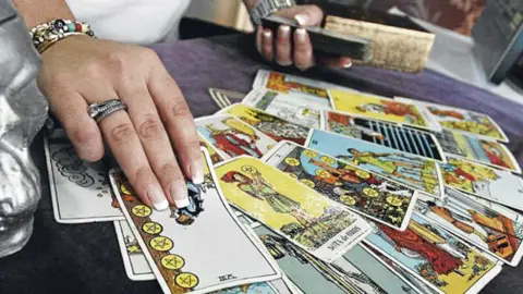 Sesión de tarot. GONZALO GARCÍA