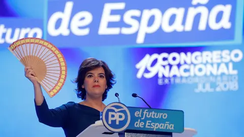 La candidata a la Presidencia del PP, Soraya S&aacute;enz de Santamar&iacute;a, durante su intervenci&oacute;n hoy en el XIX Congreso del partido. JUAN CARLOS HIDALGO (EFE)