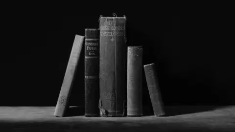 Libros, enciclopedia. EP