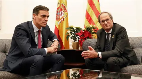 Pedro S&aacute;nchez y Quim Torra. ANDREU DALMAU (EFE)