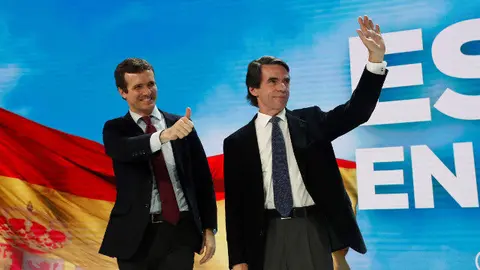 Casado, con Aznar, este s&aacute;bado en la Convenci&oacute;n Nacional del Partido Popular. CHEMA MOYA(EFE)
