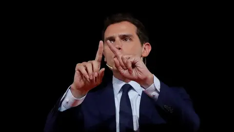 El l&iacute;der de Ciudadanos, Albert Rivera, en un acto del partido el mes pasado. JUAN CARLOS HIDALGO, EFE
