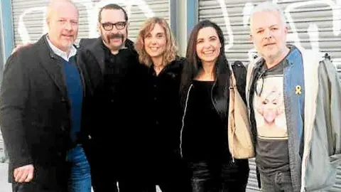 Los cinco integrantes del m&iacute;tico grupo infantil Parch&iacute;s, en la actualidad. EFE