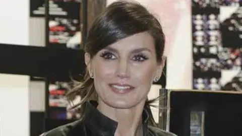 Vestido de cuero-Portada. EP