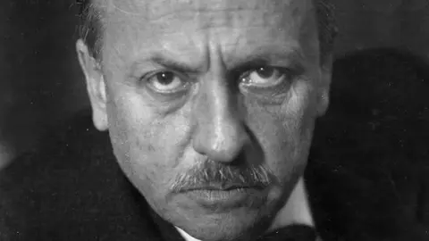 Tommaso Marinetti-Portada. EP