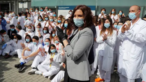 Ayuso, en el acto de clausura del hospital de Ifema. EFE