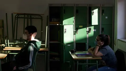 Los aluumnos de segundo de Bachillerato volvieron a clase esta semana. BRAIS LORENZO. JPG