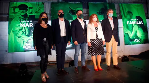 Imagen de Abascal en la presentaci&oacute;n de los candidatos de Vox celebrada en una nave de Mos. SALVADOR SAS (EFE)