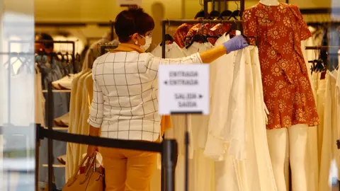 DAVID NEGOCIOS que vuelven a abrir, ampliaci&oacute;n de horarios para deporte, gente por las calles, lunes, 18 may &middot; 10:00&ndash;19:00.
zara loterias 