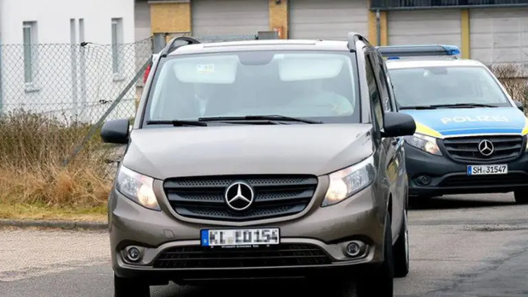 El coche en el que fue interceptado Puigdemont. EFE