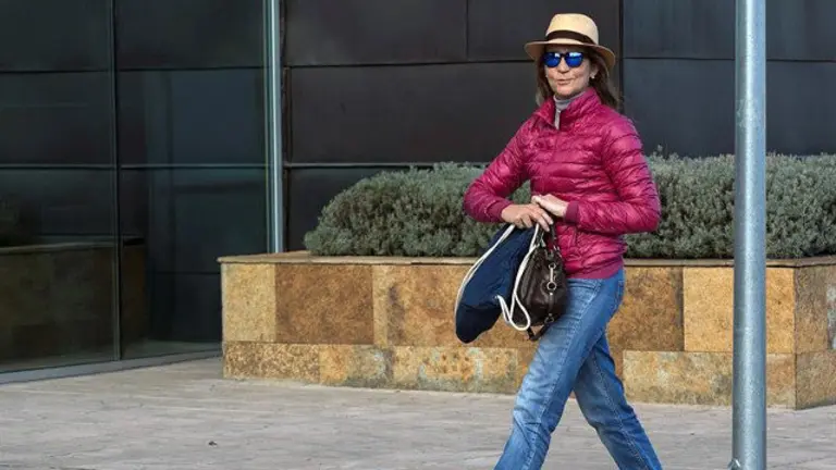 La infanta Elena visita al rey. SANTI DONAIRE (EFE)