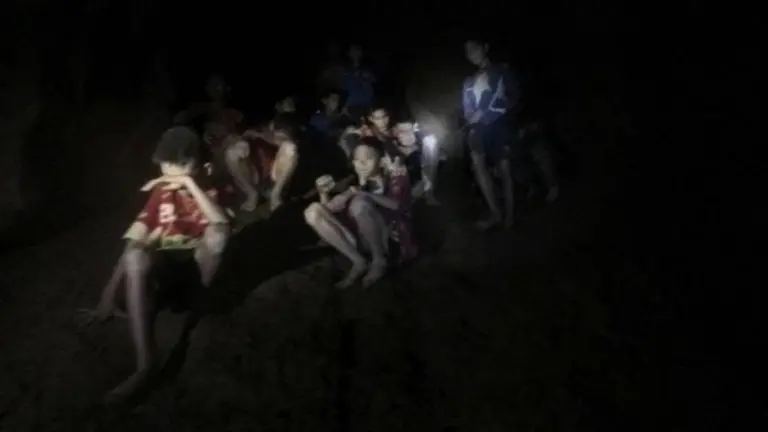 Los niños y el monitor atrapados en la cueva de Tailandia. EFE