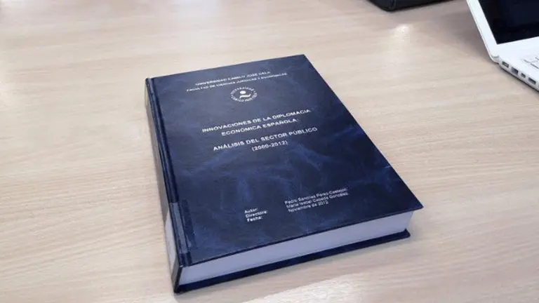 La portada de la tesis de Pedro Sánchez. BORJA MÉNDEZ