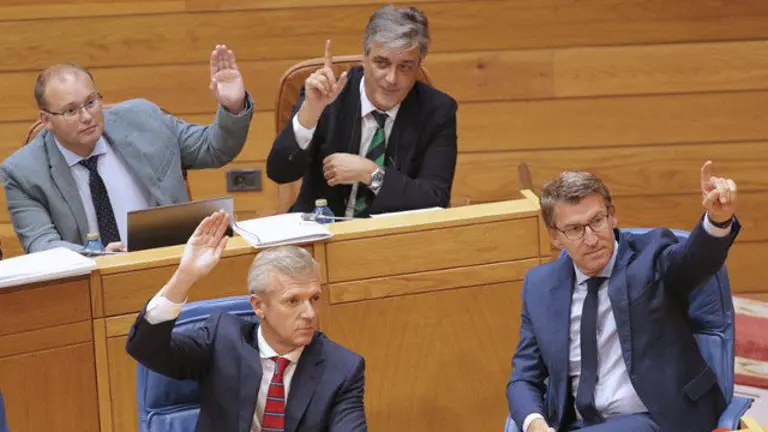 La bancada popular, en O Hórreo. LAVANDEIRA JR