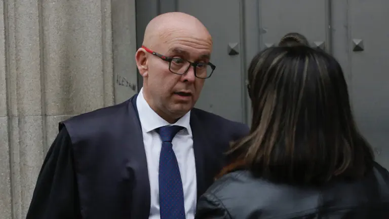 Gonzalo Boye, a las puertas de la Audiencia Provincial. GONZALO GARCÍA