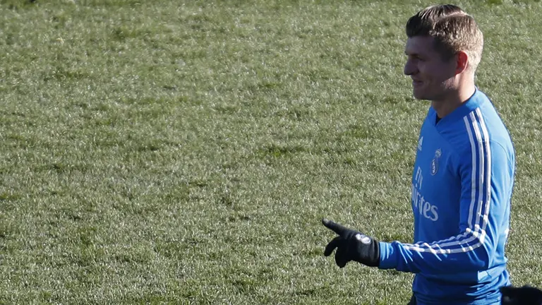 Toni Kroos, en un entrenamiento.JAVIER LIZÓN (Efe)