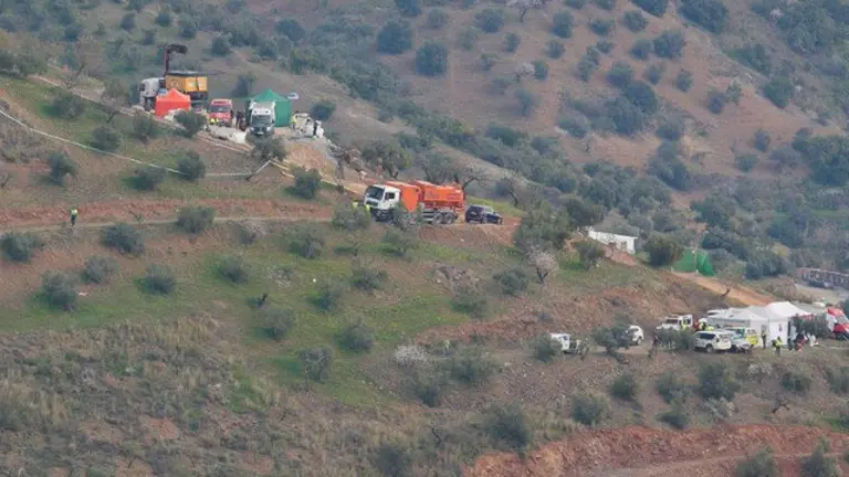 Abren un túnel lateral en el pozo de Totalán para llegar al pequeño Julen. ÁLVARO CABRERA (EFE)