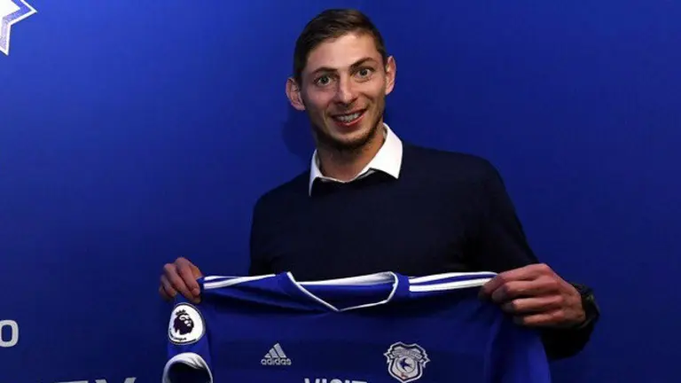 Emiliano Sala, con la camiseta del Cardiff. TWITTER