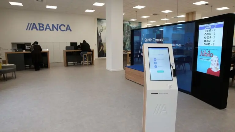 Una oficina de Abanca. EP