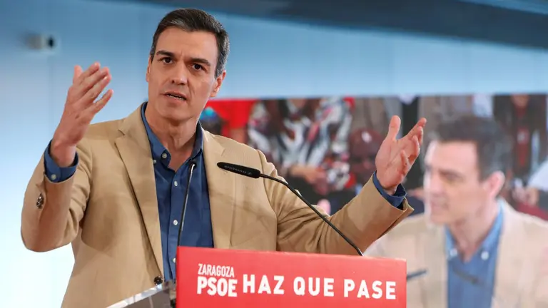 Pedro Sánchez en un mitin. JAVIER BELVER (Efe)