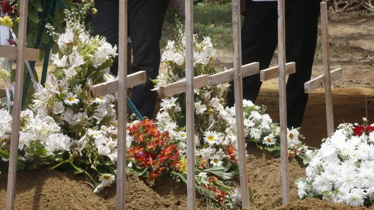 Montículos dalgunhas das tumbas de Sri Lanka.PUSHPA KUMARA (Efe)