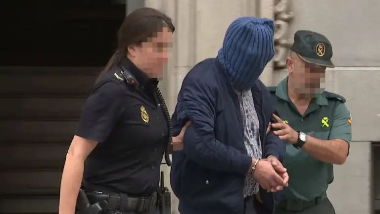 El condenado por abusar de su hija en Tui. CRTVG