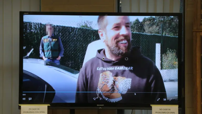 Abuín Gey no vídeo da reconstrución dos feitos. PEPE FERRÍN (AGN)