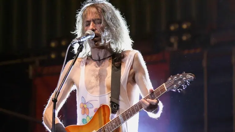 Robe Iniesta, en un concierto de Extremoduro. ARCHIVO