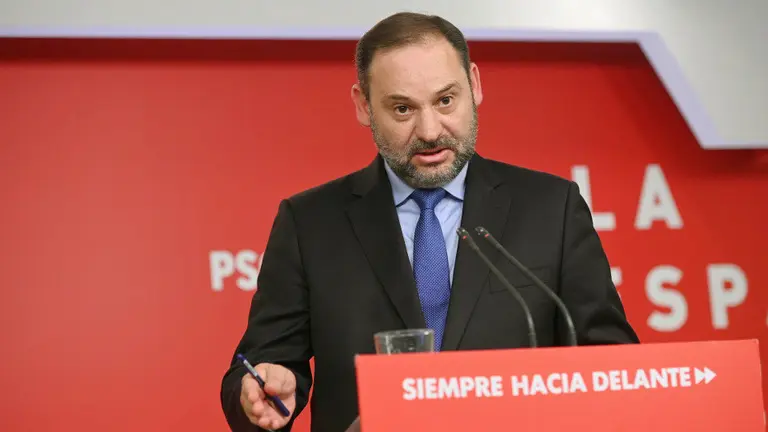 El ministro de Fomento en funciones, José Luis Ábalos. FERNANDO VILLAR (EFE)