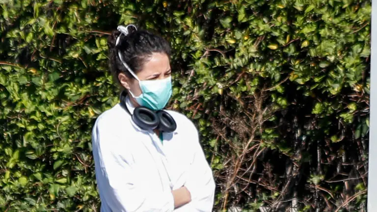 Una sanitaria, con una mascarilla.ARCHIVO (Efe)