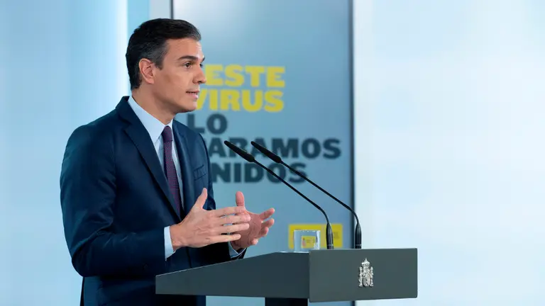 El presidente del Gobierno, Pedro Sánchez, en la rueda de prensa de este viernes. BORJA PUIG DE LA BELLACASA (EFE)
