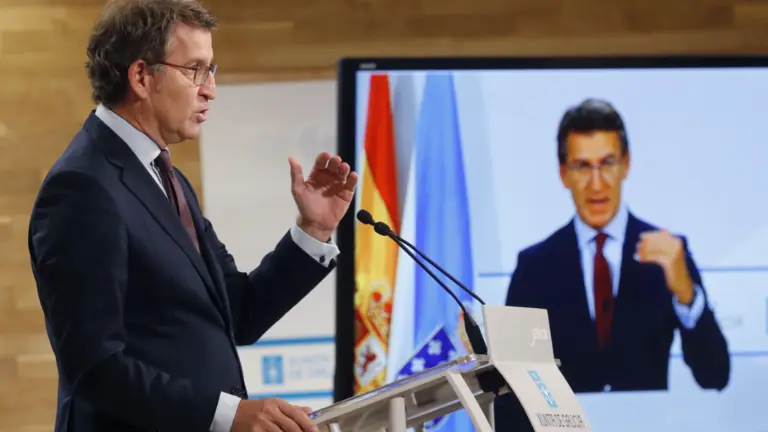 Alberto Núñez Feijóo durante a rolda de prensa. EFE