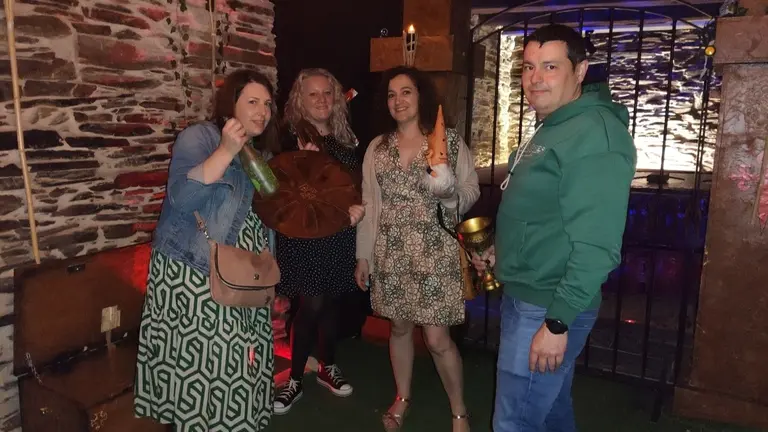 Cuatro sarrianos participan en el escape room de la Casa Forte de Lusío. PORTO