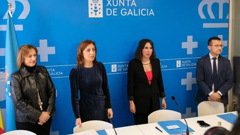 María José Echevarría, Ángeles Vázquez, María Jesús Lorenzana y Nicolás Vázquez. AGN