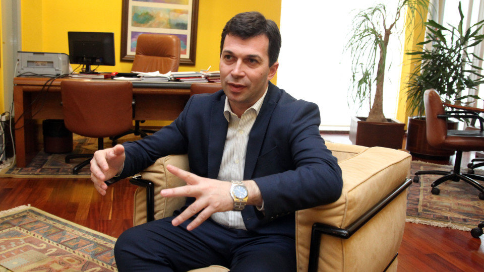 O líder do PSdeG, no seu despacho da sede central do partido na compostelá rúa do Pino. PEPE FERRÍN (AGN) - Gonzalo Caballero