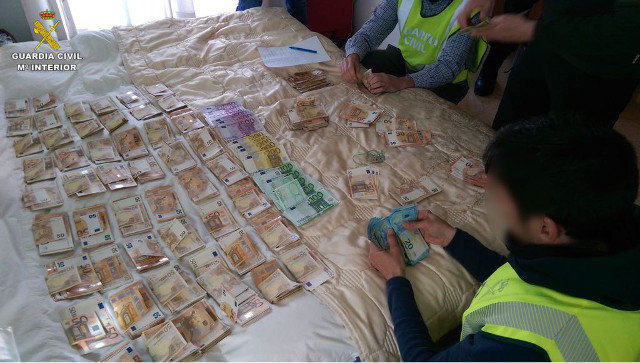 Dinero operación azúcar amargo