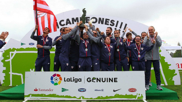 El Athletic celebra el título al Fair Play. LALIGA