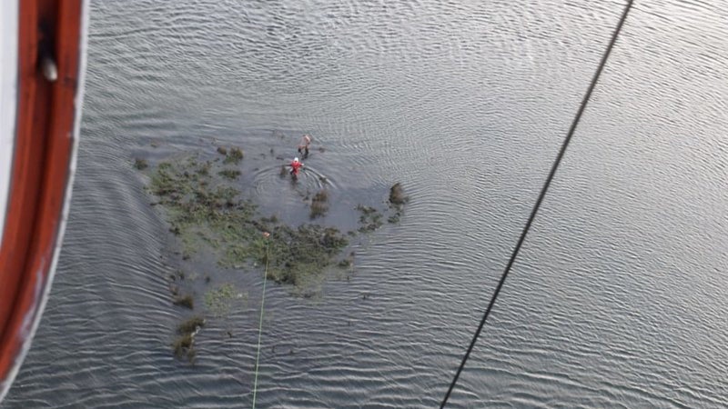 Rescate dun home e ou seu can en Vilaboa. TWITTER