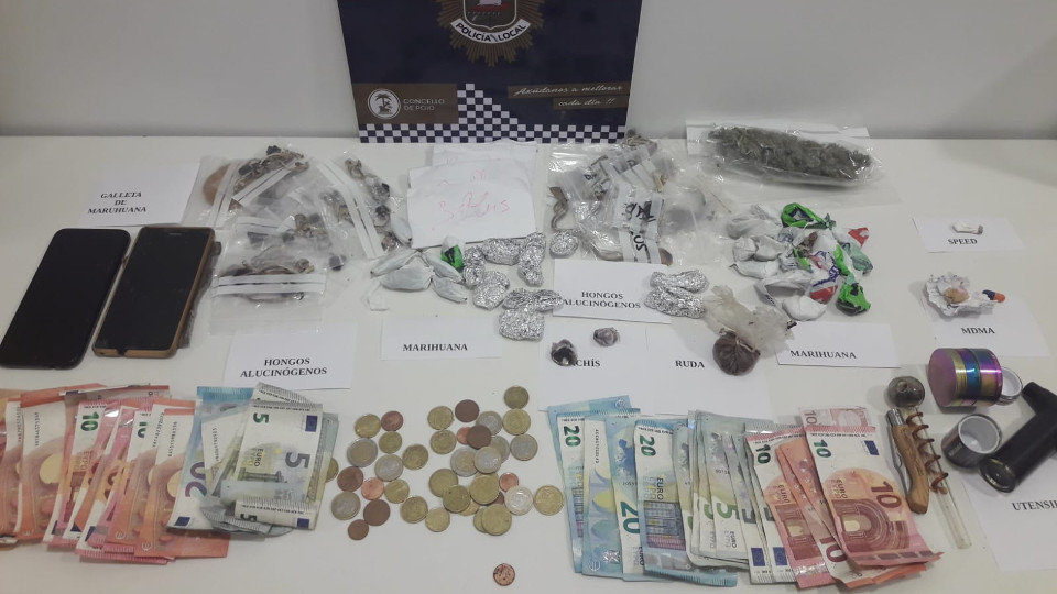 Objetos incautados durante la operación. POLICÍA LOCAL DE POIO