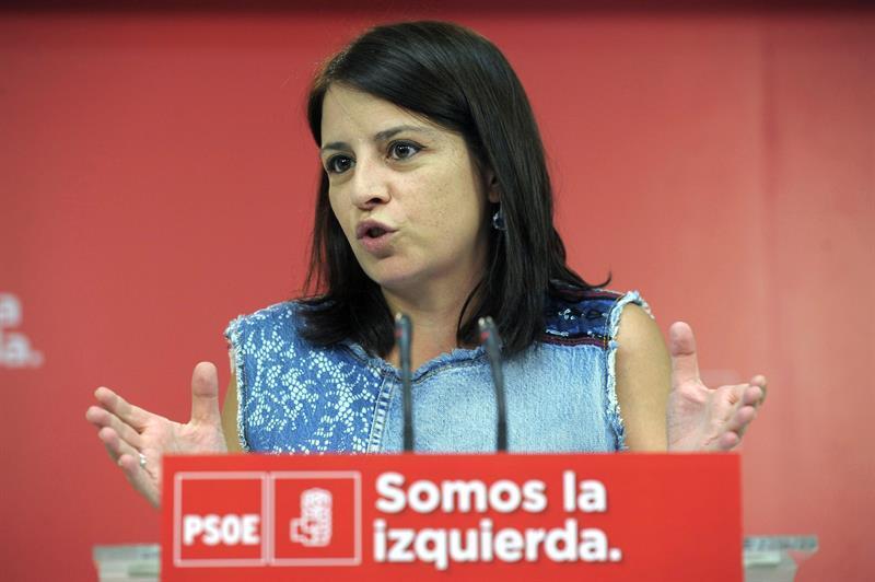 La vicesecretaria general del PSOE, Adriana Lastra, durante la rueda de prensa en Ferraz