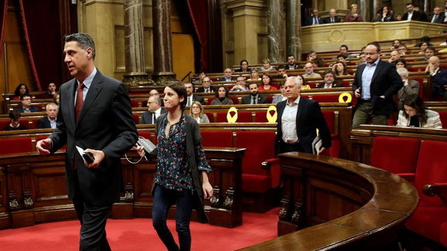 Los diputados del PP abandonan el pleno simbólico. EFE