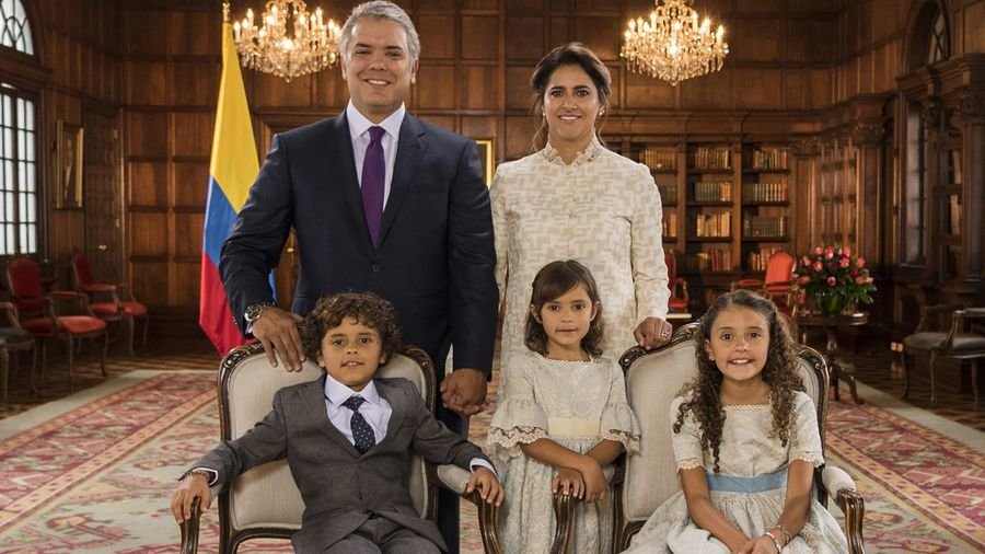 El presidente de Colombia con su mujer y sus hijos