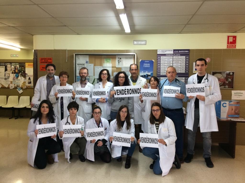 Médicos dun centro de saúde de Vigo, descontentos coa a desconvocatoria da folga. EP