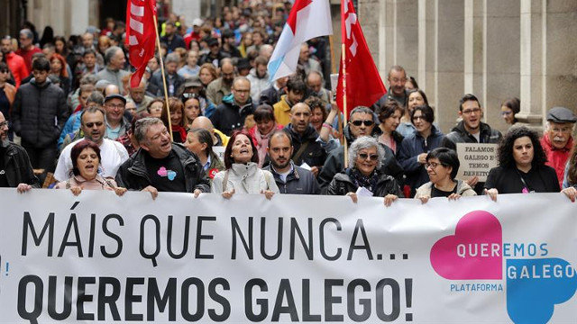 Manifestación pola defensa do galego en Compostela. lavandeira jr.