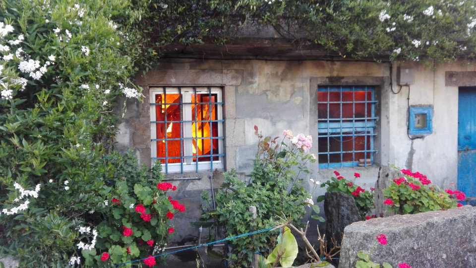 Imagen de las llamas en el interior de la vivienda. CEDIDA