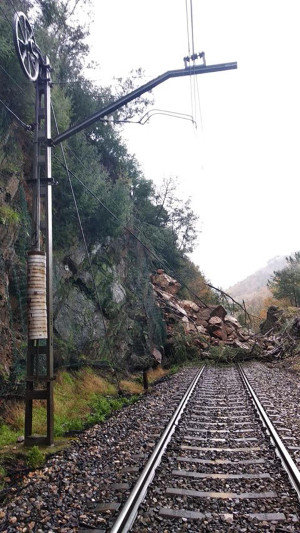 Desprendimiento en la variante de Peares. EP