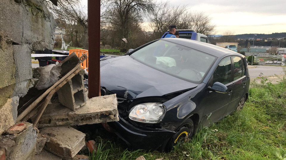 O vehículo sinistrado. EP (2)